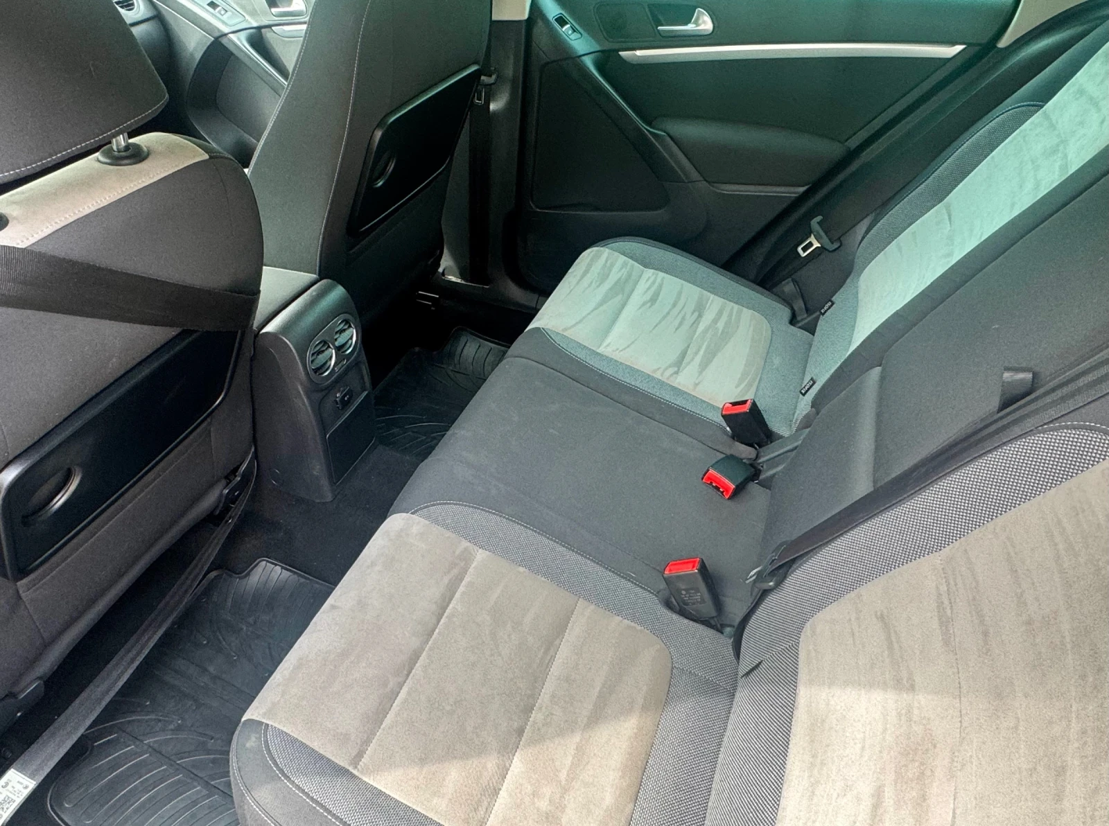 VW Tiguan 2.0TDI 110ps, снимка 5 - Автомобили и джипове - 54333871