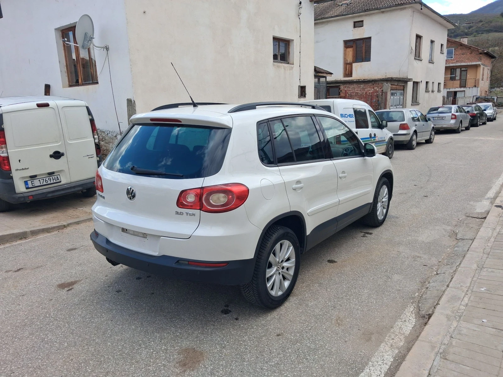 VW Tiguan, снимка 5 - Автомобили и джипове - 54359137