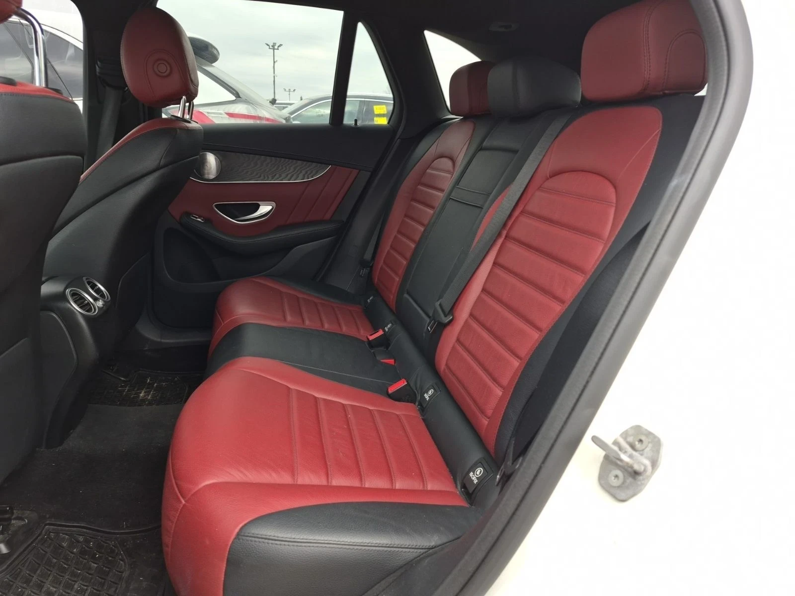 Mercedes-Benz GLC 43 AMG Digital Cockpit | Burmester | 360 Камери | Пано, снимка 10 - Автомобили и джипове - 54475413