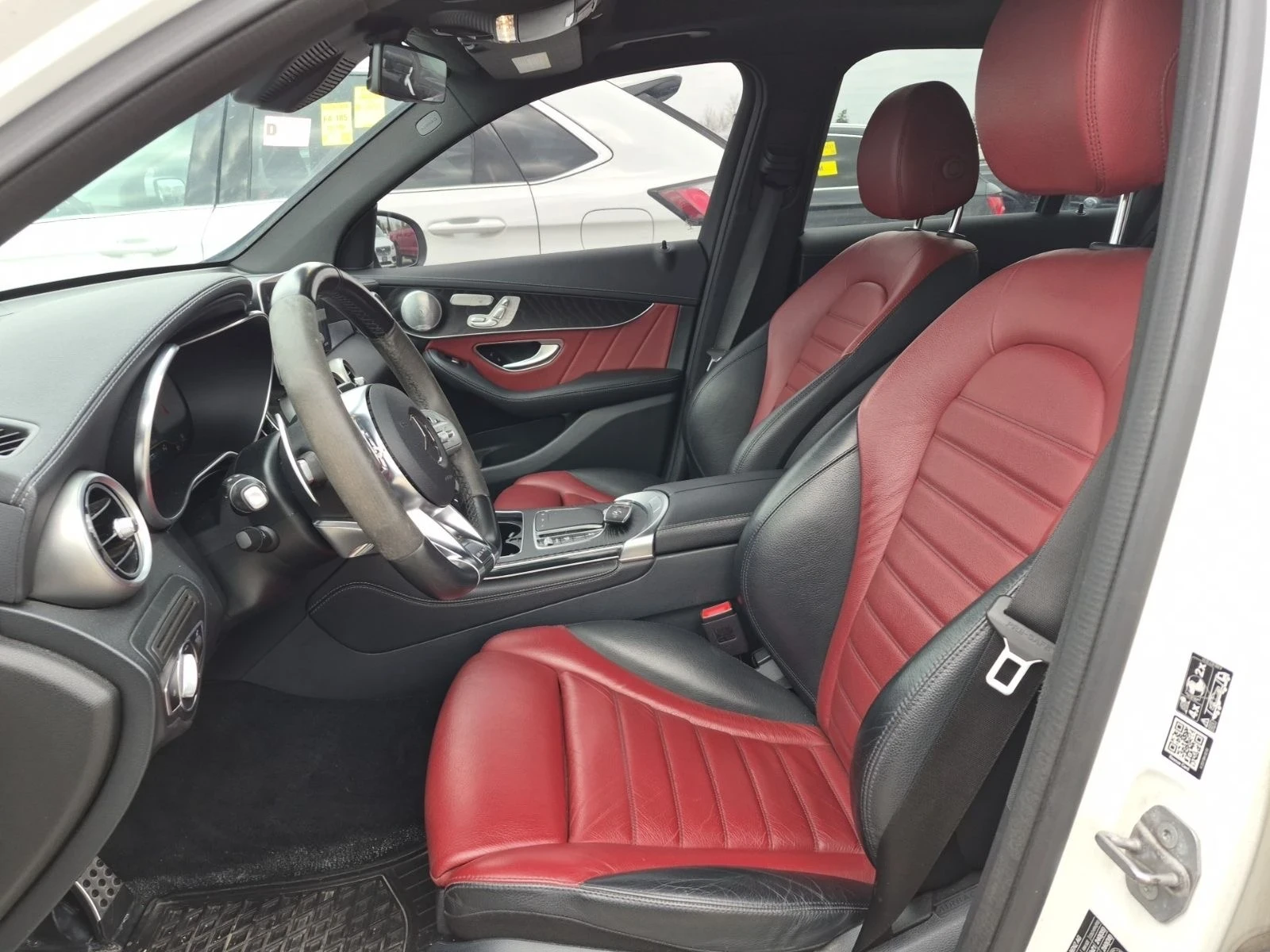 Mercedes-Benz GLC 43 AMG Digital Cockpit | Burmester | 360 Камери | Пано, снимка 5 - Автомобили и джипове - 54475413