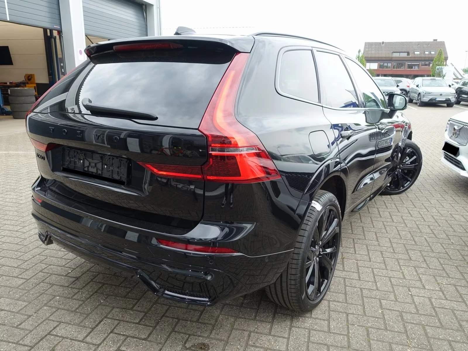 Volvo XC60 NEW 2026 T6 AWD Black Edition Plus, снимка 2 - Автомобили и джипове - 54598249