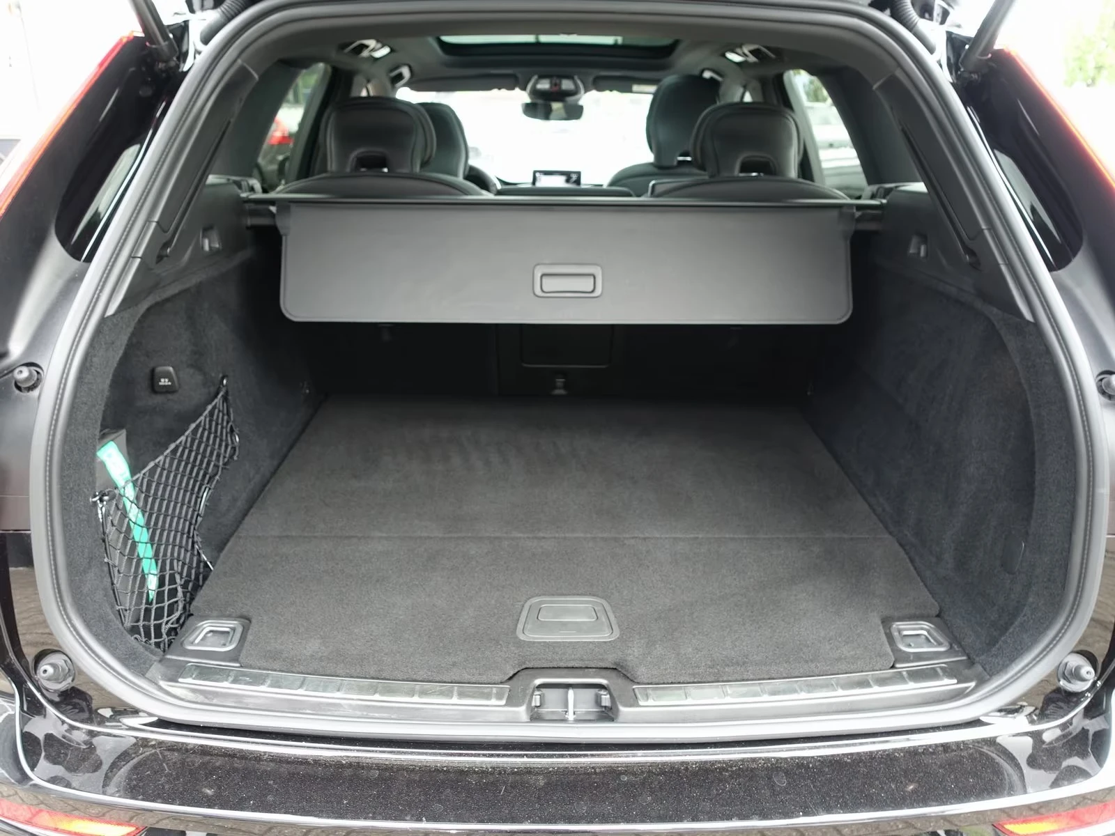 Volvo XC60 NEW 2026 T6 AWD Black Edition Plus, снимка 17 - Автомобили и джипове - 54598249