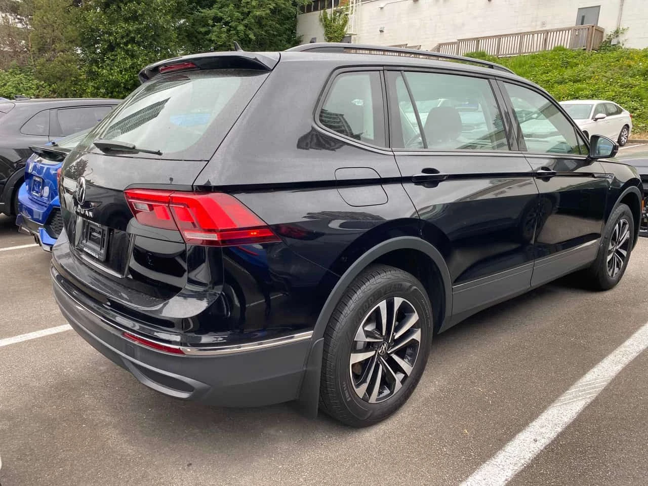 VW Tiguan Trendline / КАМЕРА / ПОДГРЕВИ , снимка 3 - Автомобили и джипове - 54817635