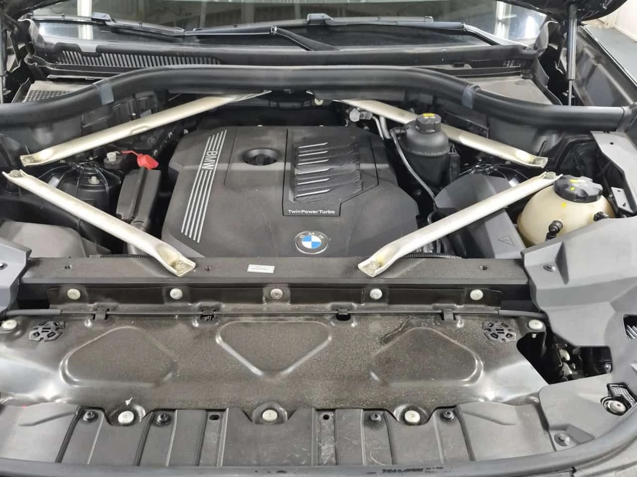 BMW X6 XDRIVE40I| M-ПАКЕТ| HUD| 360| PANO| , снимка 16 - Автомобили и джипове - 55279054