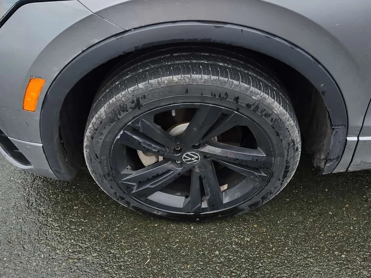 VW Tiguan * 2.0t 4motion Se R line Black* АВТОКРЕДИТ* , снимка 4 - Автомобили и джипове - 56271152