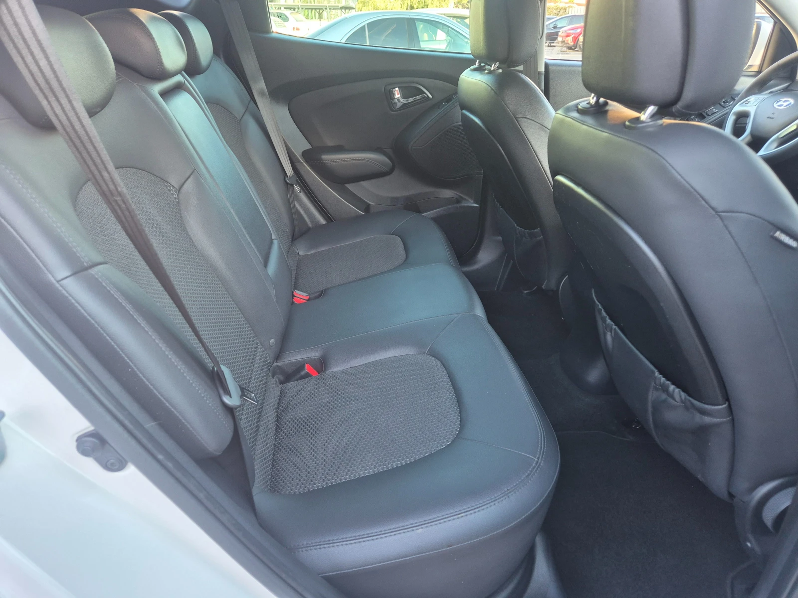 Hyundai IX35 2.0CRDI4x4 , снимка 14 - Автомобили и джипове - 56351201
