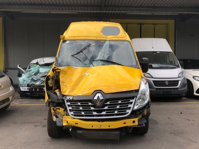 Renault Master 65000 км, снимка 3 - Бусове и автобуси - 43043893
