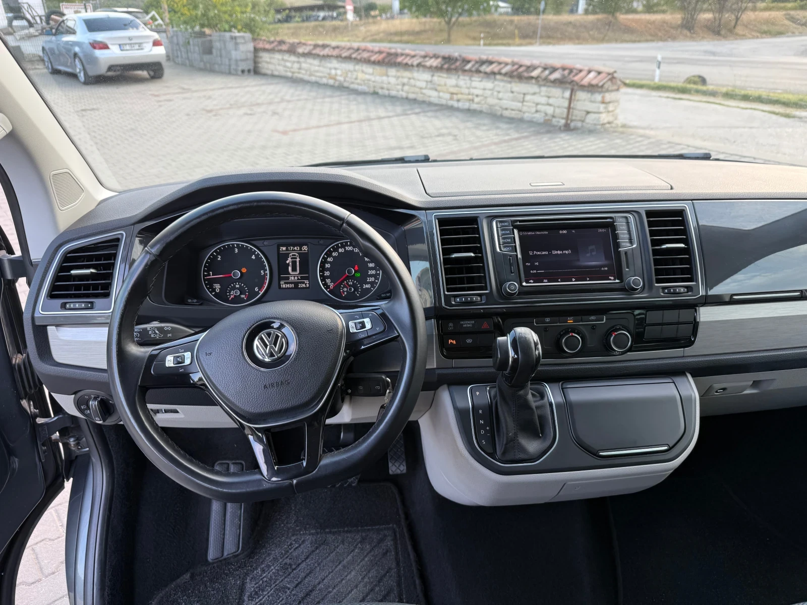 VW Transporter 2.0TDI, снимка 10 - Бусове и автобуси - 56059988