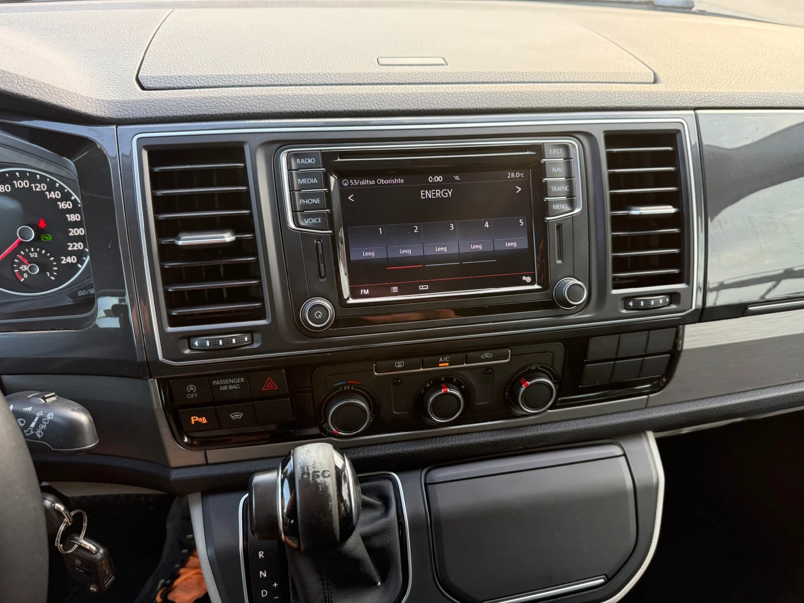 VW Transporter 2.0TDI, снимка 13 - Бусове и автобуси - 56059988