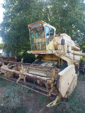 Комбайн New Holland 1550 , снимка 1