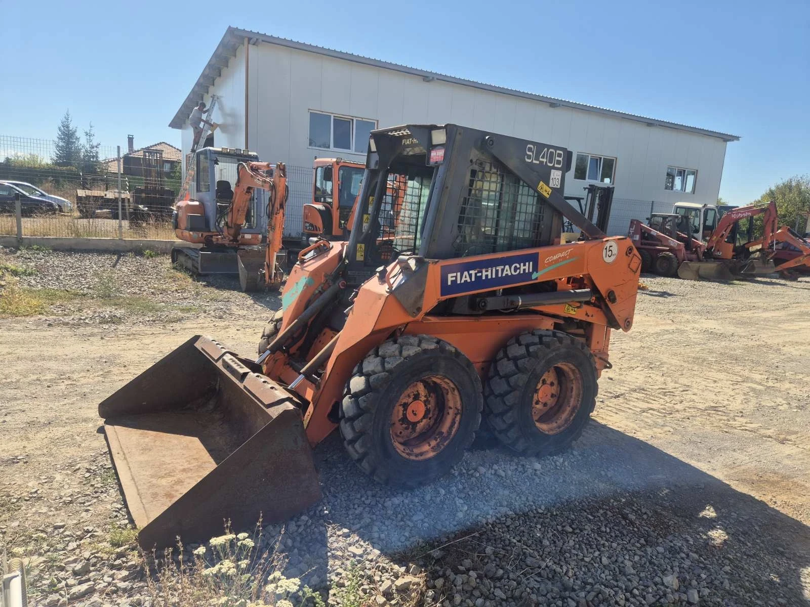 Мини челни товарачи Друга HITACHI SL40B - изображение 4