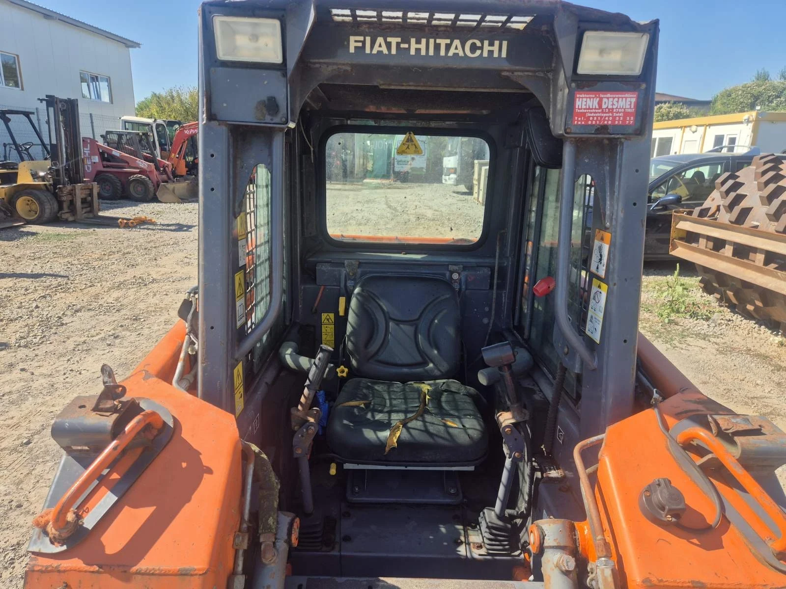 Мини челни товарачи Друга HITACHI SL40B - изображение 5