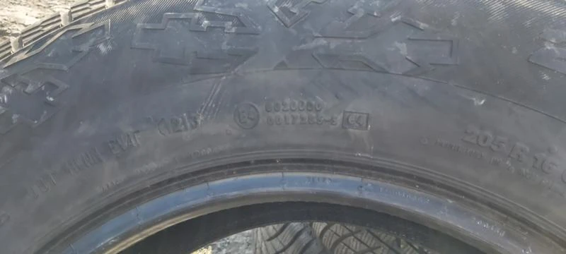 Гуми Зимни 205/80R16, снимка 8 - Гуми и джанти - 30922799