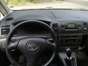 Toyota Corolla verso, снимка 3 - Автомобили и джипове - 45711127