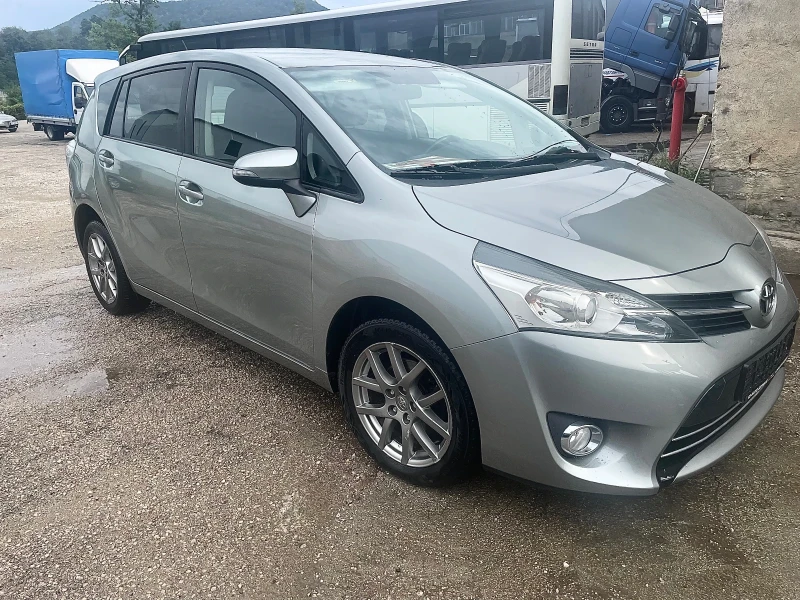 Toyota Verso 2.0 D4D, снимка 1 - Автомобили и джипове - 47476939