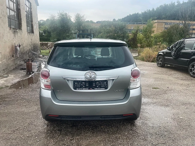 Toyota Verso 2.0 D4D, снимка 7 - Автомобили и джипове - 47476939