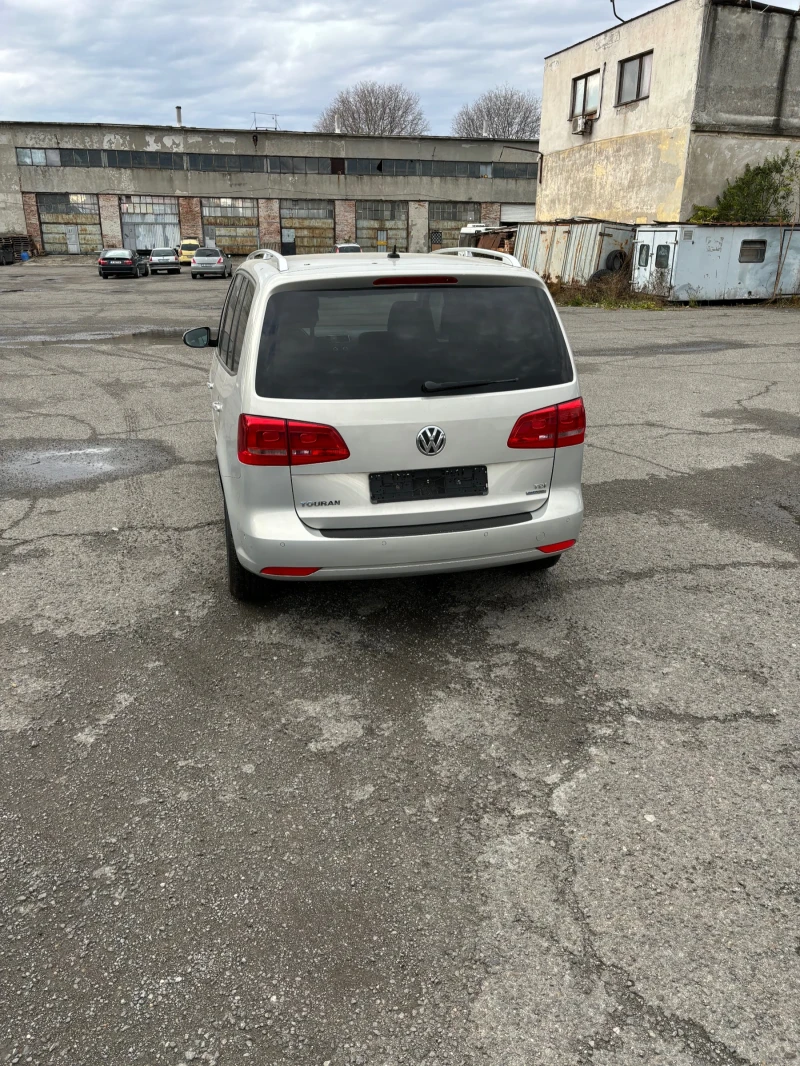 VW Touran 1.6 tdi, снимка 4 - Автомобили и джипове - 48123584