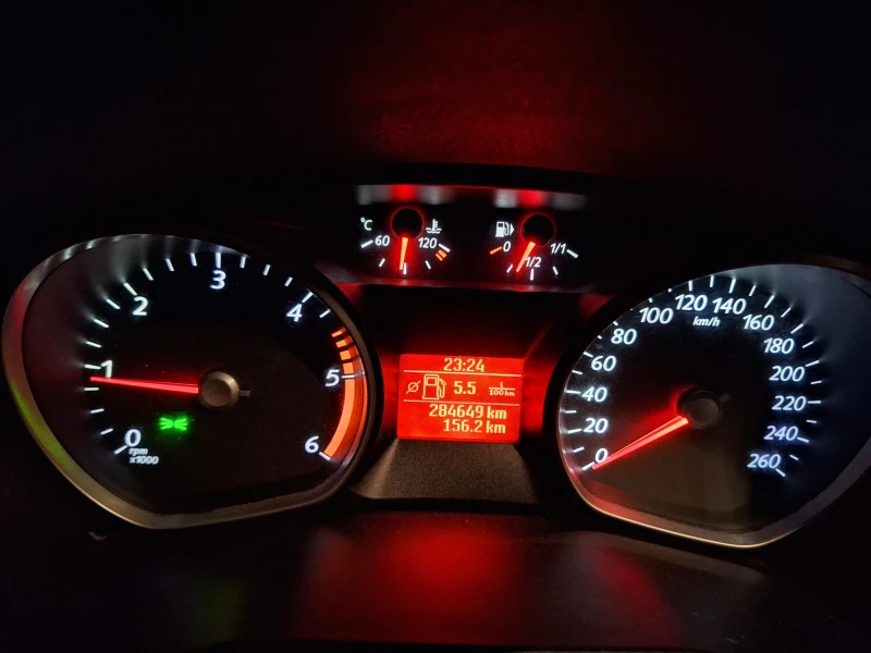 Ford Mondeo 1.8 tdci 125hp седан, снимка 10 - Автомобили и джипове - 49497388