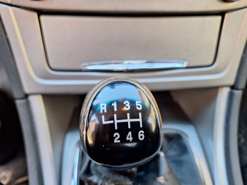 Ford Mondeo 1.8 tdci 125hp седан, снимка 9 - Автомобили и джипове - 49497388