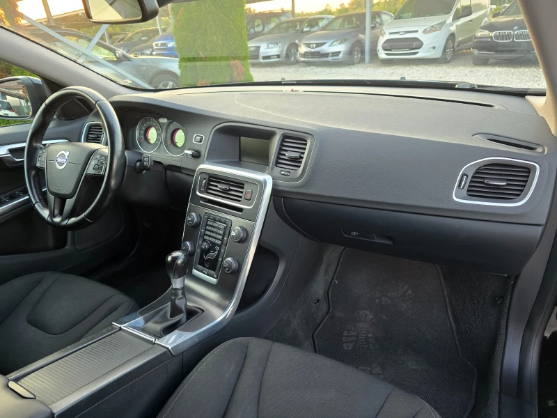 Volvo V60 1, 6 D DRIVE !! РЕАЛНИ КМ !!, снимка 9 - Автомобили и джипове - 50756159