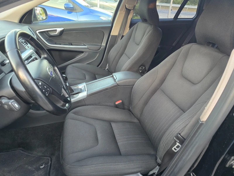 Volvo V60 1, 6 D DRIVE !! РЕАЛНИ КМ !!, снимка 13 - Автомобили и джипове - 50756159