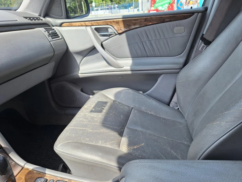 Mercedes-Benz E 320, снимка 7 - Автомобили и джипове - 52034081