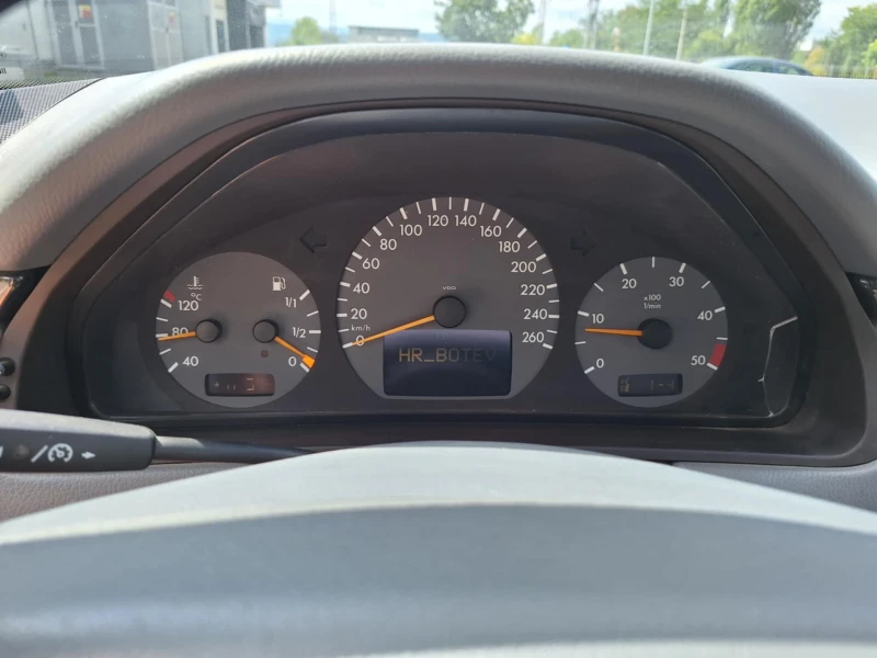 Mercedes-Benz E 320, снимка 9 - Автомобили и джипове - 52034081