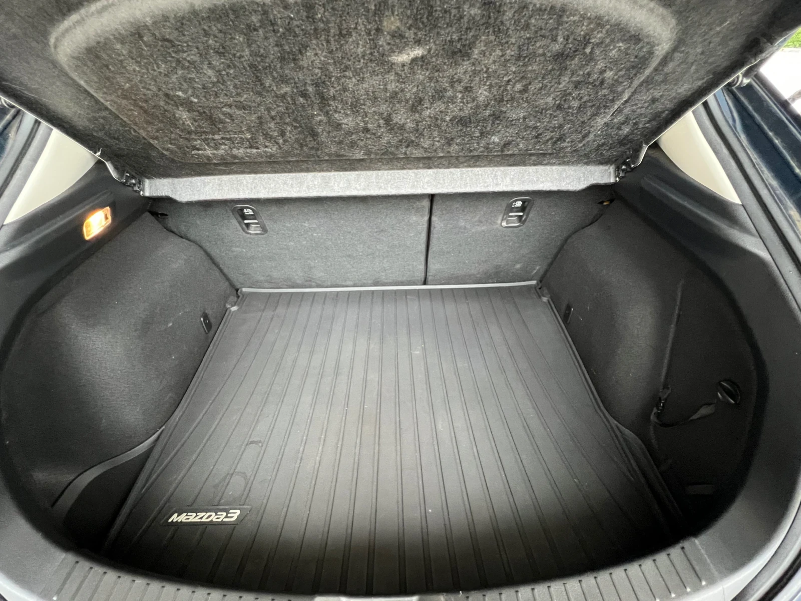 Mazda 3 skyactive 2.2 обслужена, платено всичко - изображение 9
