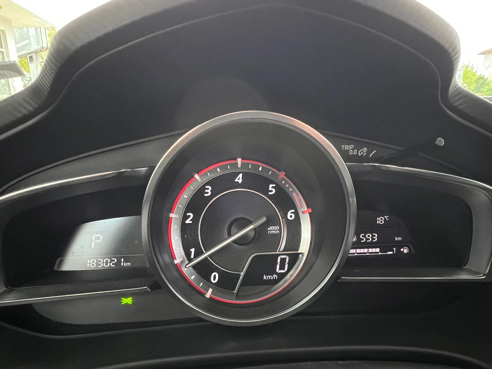 Mazda 3 skyactive 2.2 обслужена, платено всичко - изображение 7