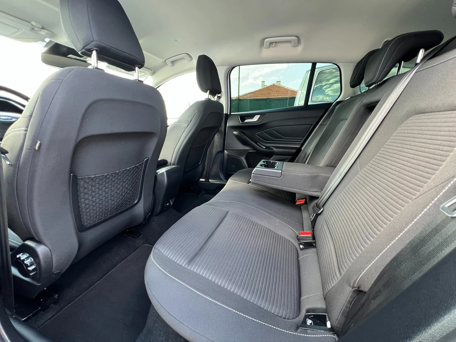 Ford Focus 1.5TDCi НАВИГАЦИЯ/LED/PDC/162979км./Серв. история/ - изображение 10