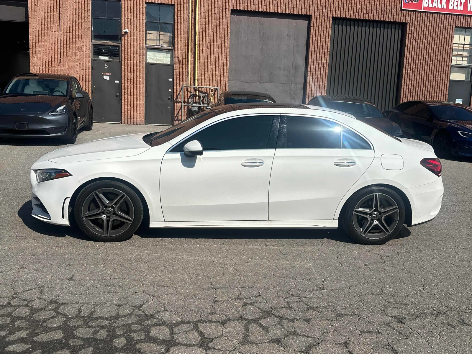 Mercedes-Benz A 220 4M* AMG-pkg* Пано* Подгрев*  - изображение 4