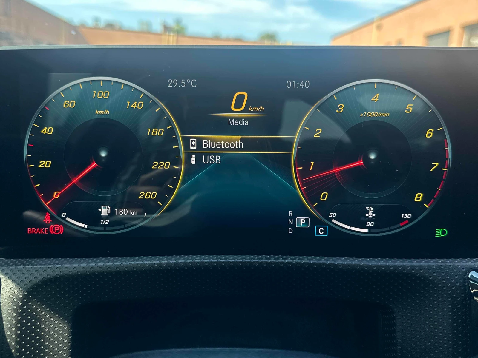 Mercedes-Benz A 220 4M* AMG-pkg* Пано* Подгрев*  - изображение 9