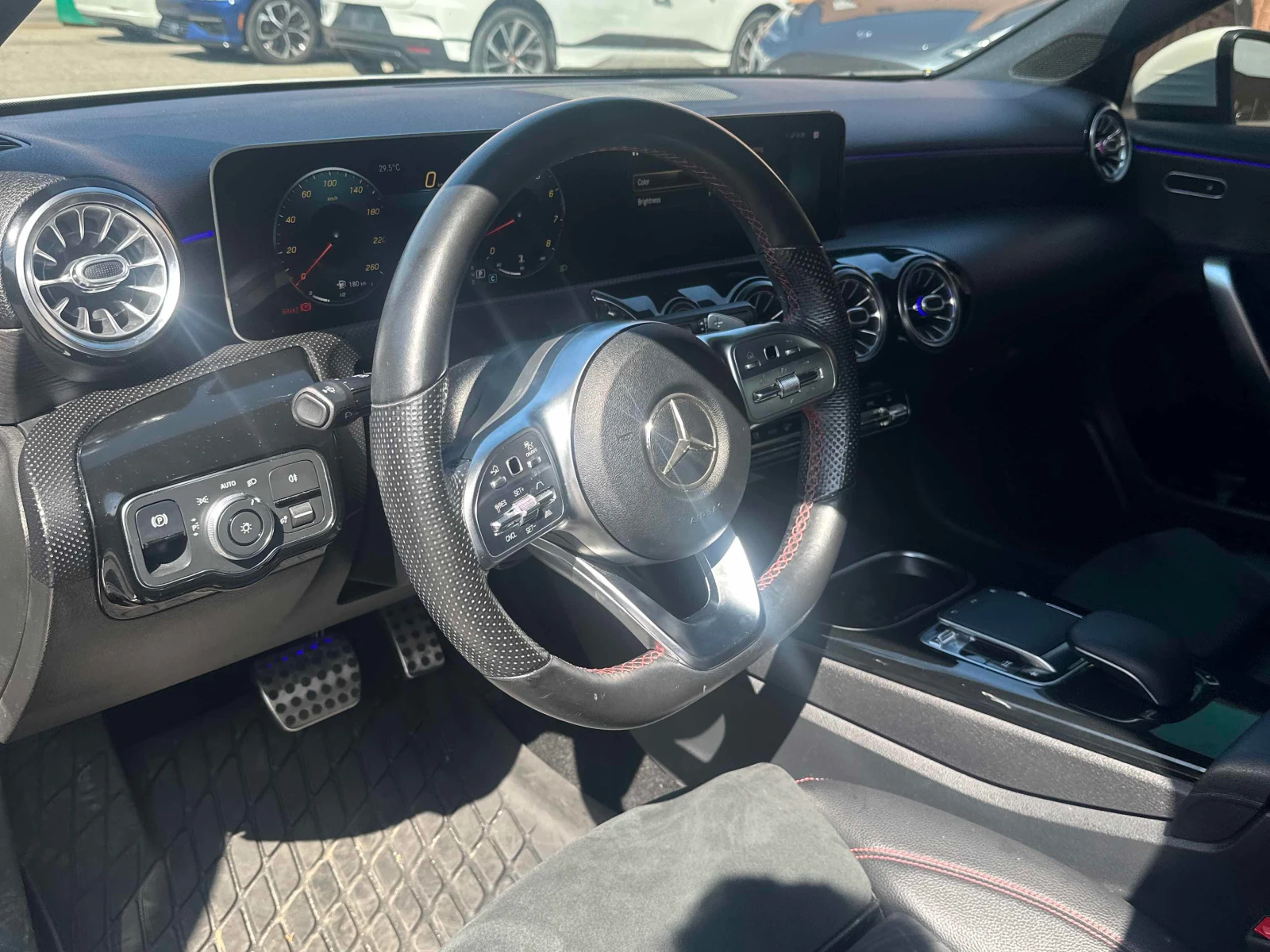 Mercedes-Benz A 220 4M* AMG-pkg* Пано* Подгрев*  - изображение 7