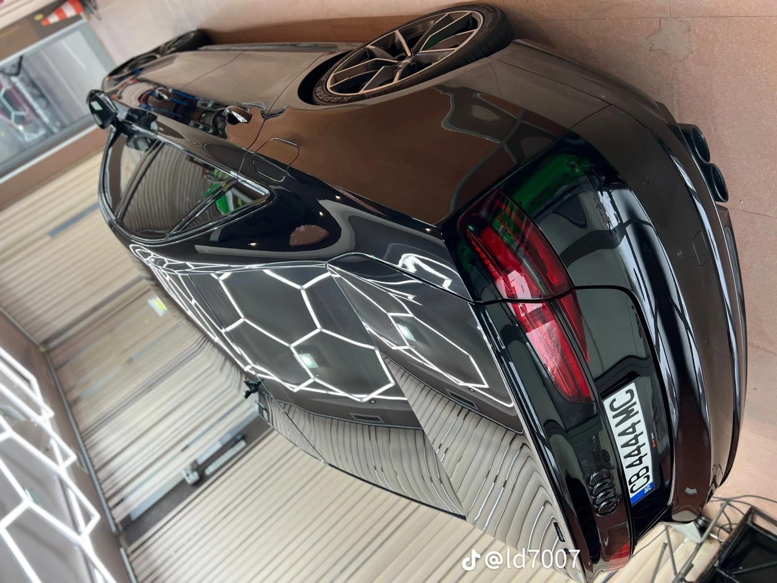 Audi S8 S8 PLUS CARBON CERAMIC стеич 2 - изображение 6