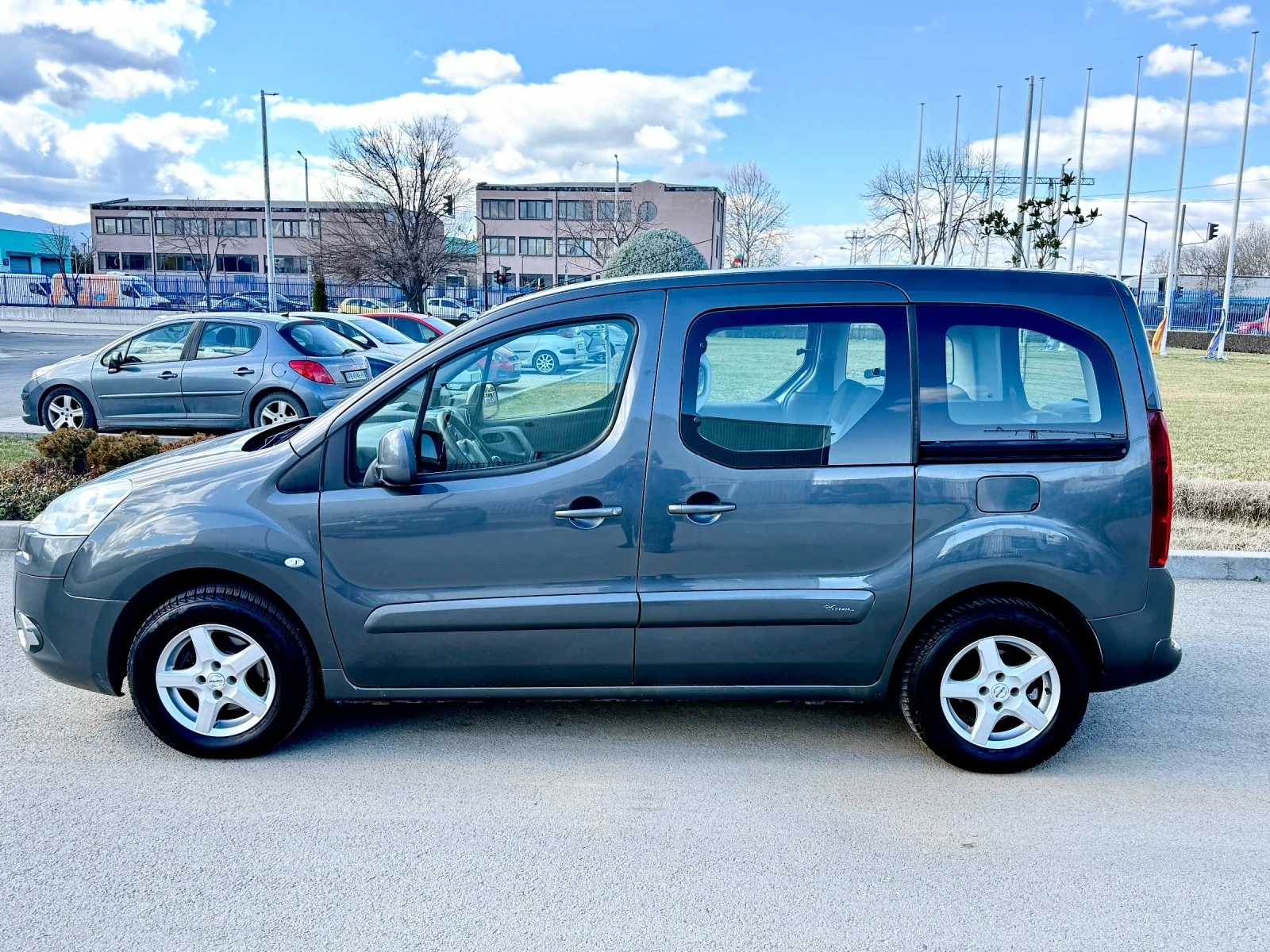 Peugeot Partner 1.6HDI-92кс-FACELIF-LED-РЕАЛНИ 180х.км.-ПЪТНИЧЕСКИ - изображение 5