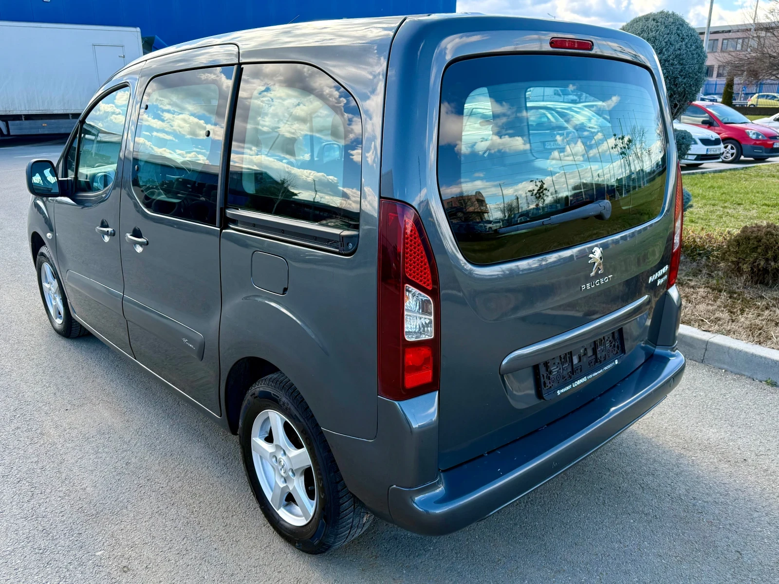 Peugeot Partner 1.6HDI-92кс-FACELIF-LED-РЕАЛНИ 180х.км.-ПЪТНИЧЕСКИ - изображение 4