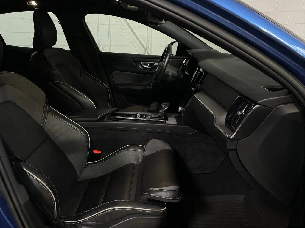 Volvo S60 T5 R-Design AWD* АвтоКреди* (ЦЕНА ДО БГ), снимка 9 - Автомобили и джипове - 53878532