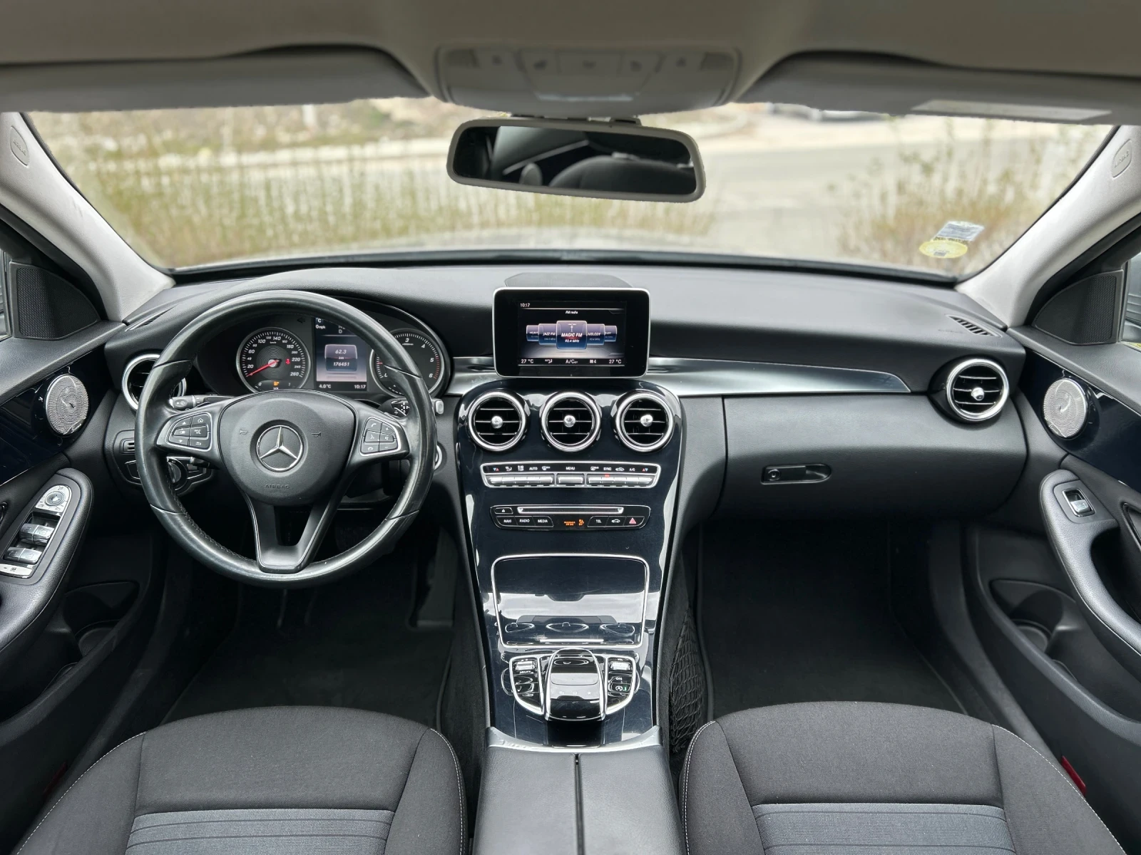 Mercedes-Benz C 220 2.2d* Burmester* FullLed, снимка 11 - Автомобили и джипове - 54120447