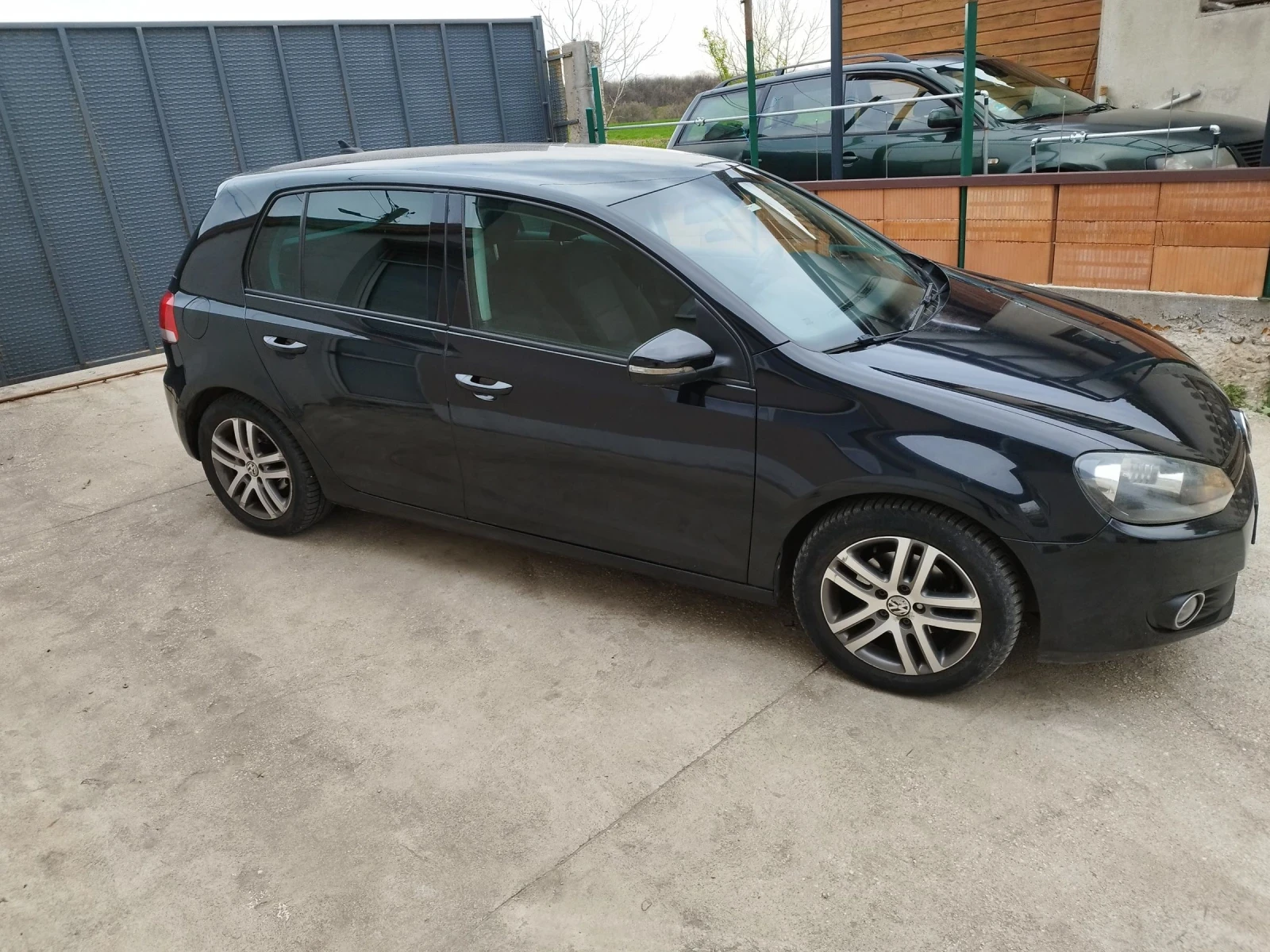 VW Golf Седан, снимка 10 - Автомобили и джипове - 54150485