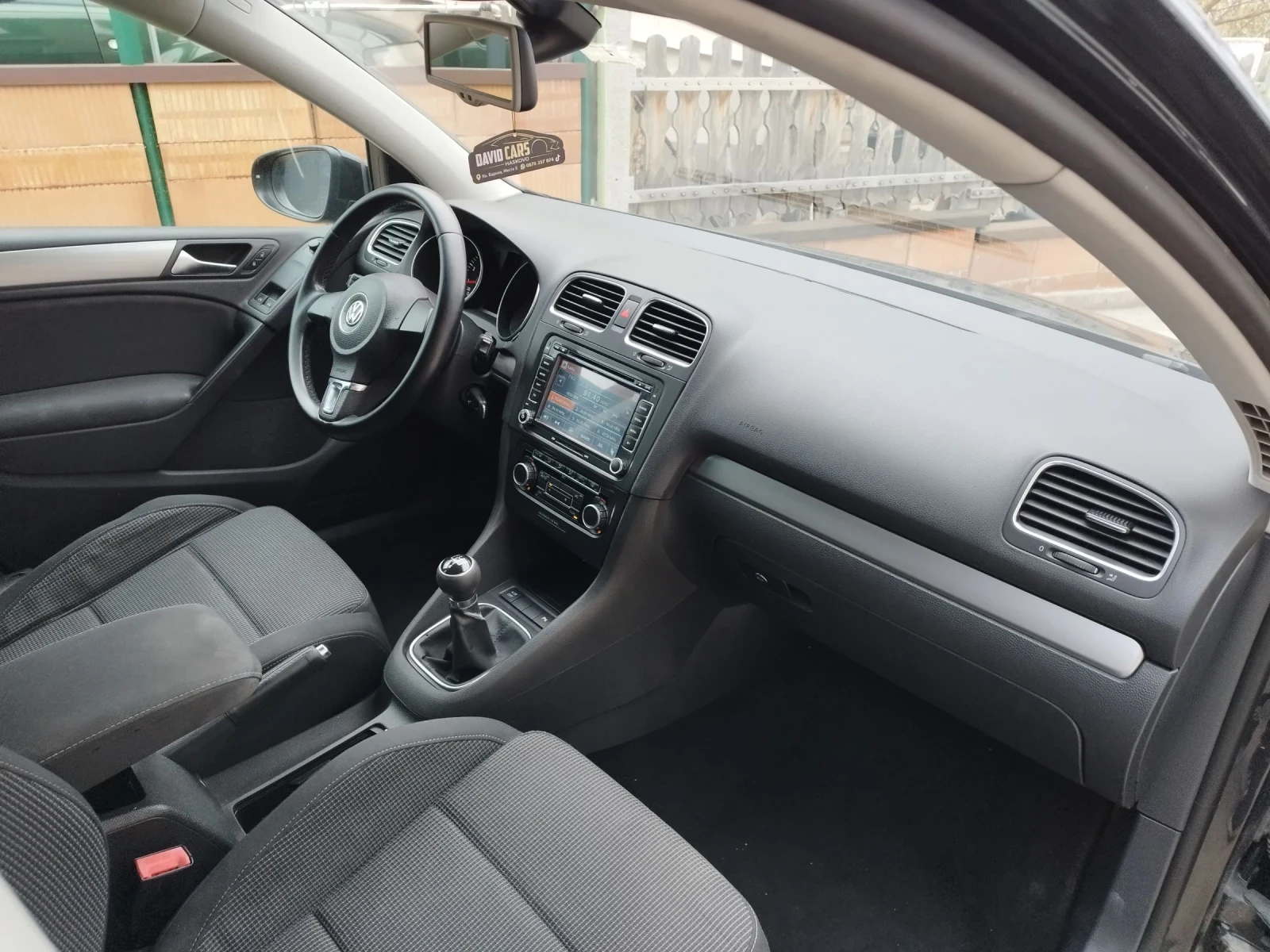 VW Golf Седан, снимка 9 - Автомобили и джипове - 54150485