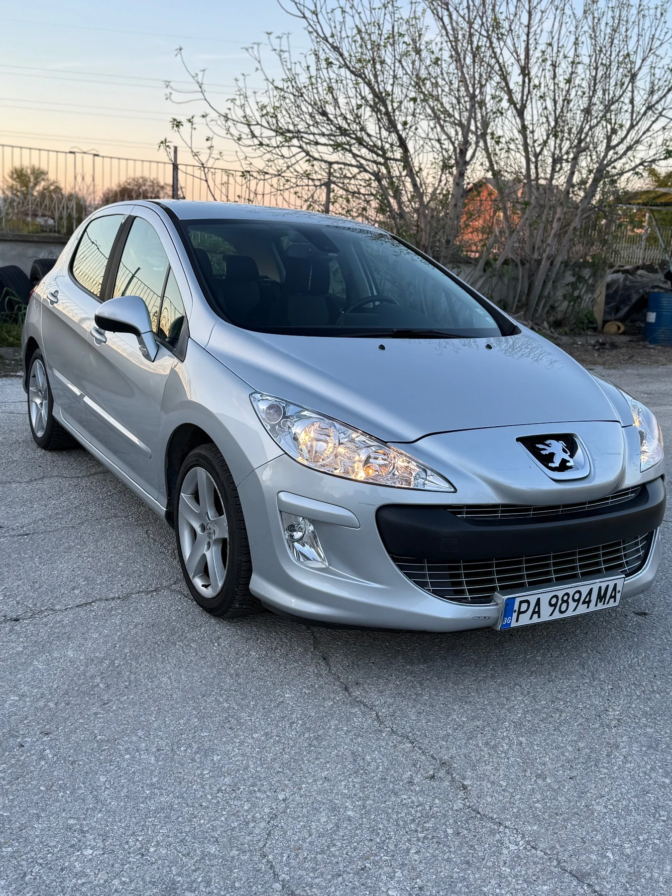 Peugeot 308 1.6 HDi 6 СКОРОСТИ, снимка 2 - Автомобили и джипове - 54352710