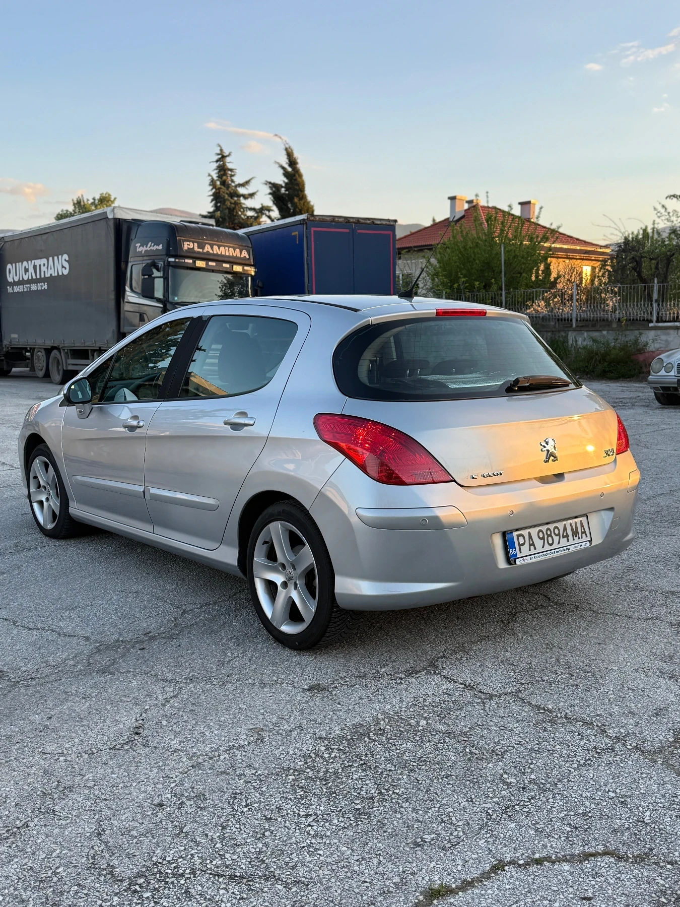 Peugeot 308 1.6 HDi 6 СКОРОСТИ, снимка 4 - Автомобили и джипове - 54352710