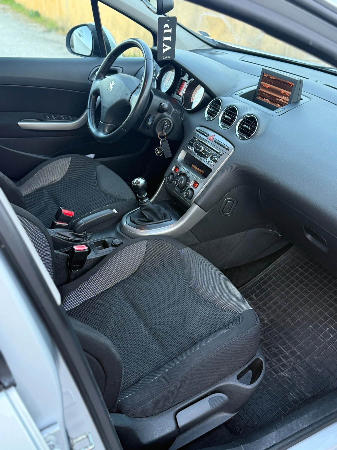 Peugeot 308 1.6 HDi 6 СКОРОСТИ, снимка 7 - Автомобили и джипове - 54352710