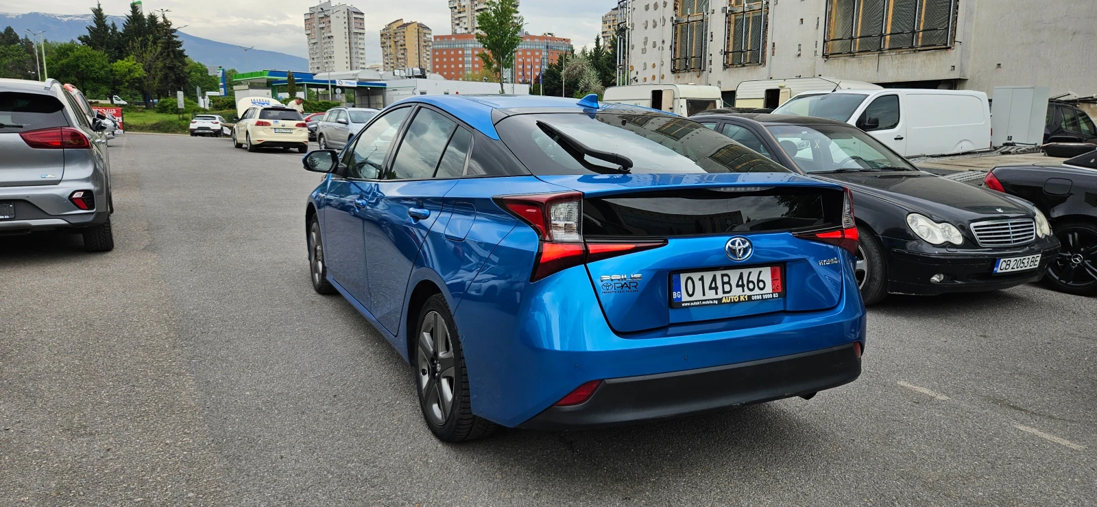 Toyota Prius 1.8 Hybrid AWD-i  Lounge Euro6D, снимка 5 - Автомобили и джипове - 54540621