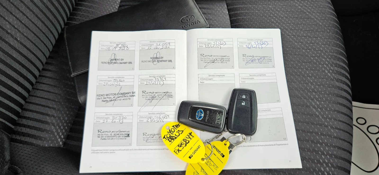 Toyota Prius 1.8 Hybrid AWD-i  Lounge Euro6D, снимка 16 - Автомобили и джипове - 54540621