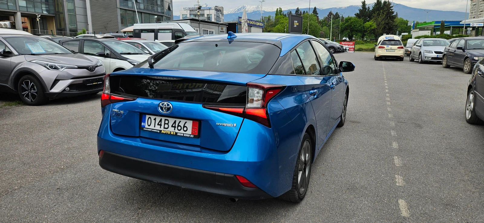 Toyota Prius 1.8 Hybrid AWD-i  Lounge Euro6D, снимка 4 - Автомобили и джипове - 54540621