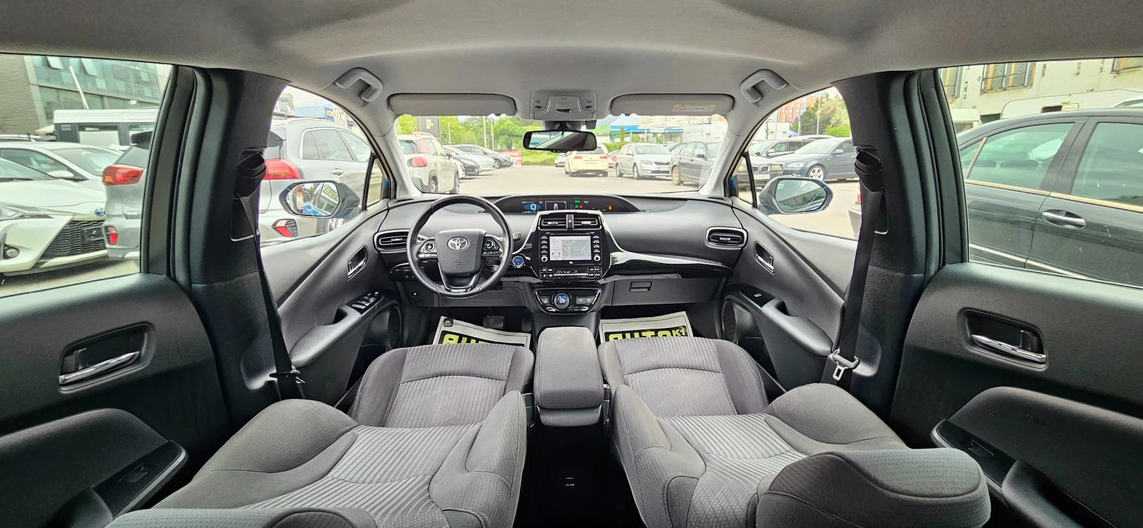 Toyota Prius 1.8 Hybrid AWD-i  Lounge Euro6D, снимка 8 - Автомобили и джипове - 54540621