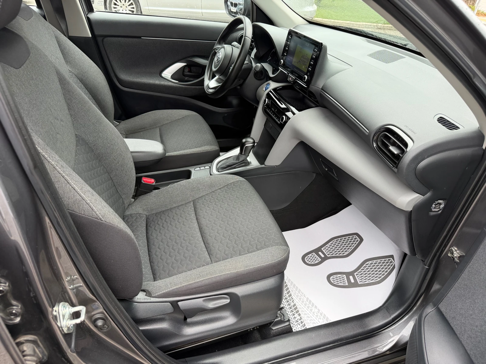 Toyota Yaris Cross 1.5 HYBRID GARANCIA, снимка 8 - Автомобили и джипове - 55381007