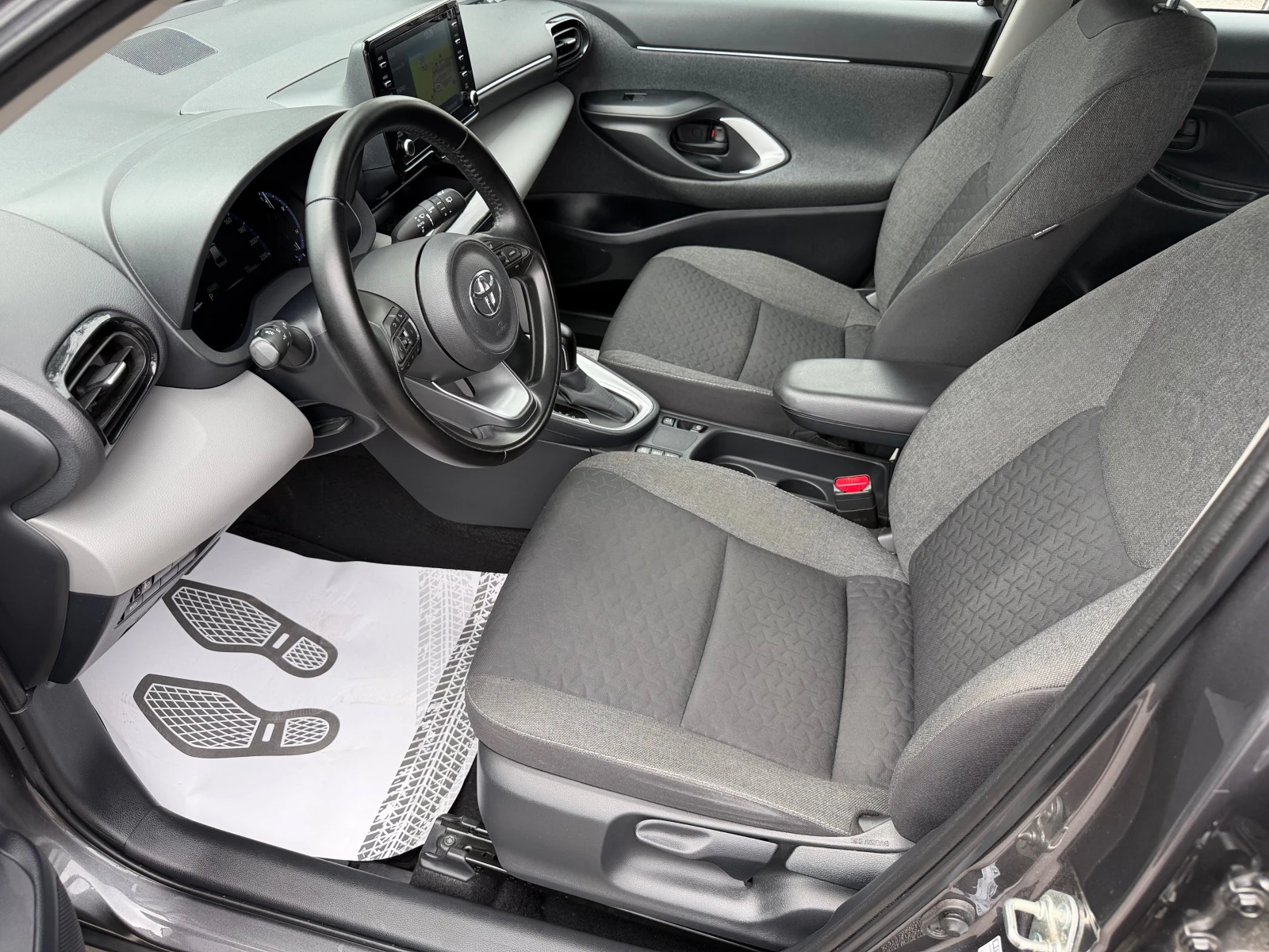 Toyota Yaris Cross 1.5 HYBRID GARANCIA, снимка 10 - Автомобили и джипове - 55381007