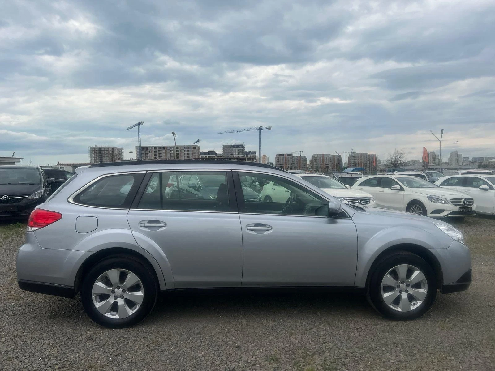 Subaru Outback, снимка 8 - Автомобили и джипове - 55422349
